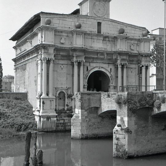 Porta Ognissanti