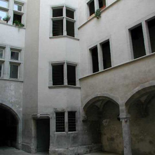 Immeuble, 10-12 rue Chenoise