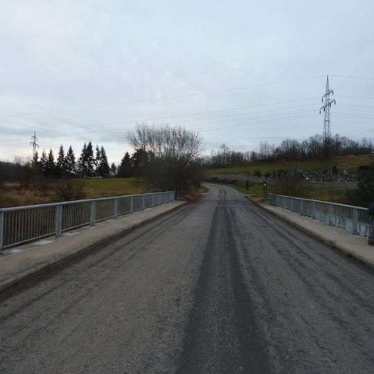 Most Svatojánské ulice ve Vráži přes dálnici D5