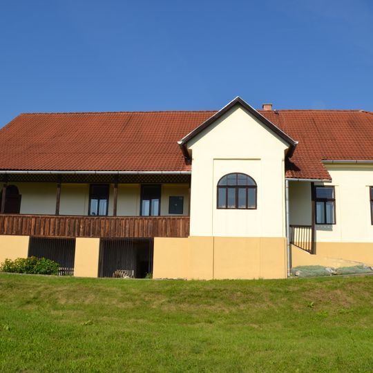 Evanjelický kostol s areálom, fara pamätná