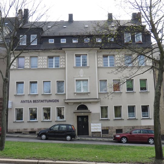 Mietshaus in geschlossener Bebauung Frankenberger Straße 76