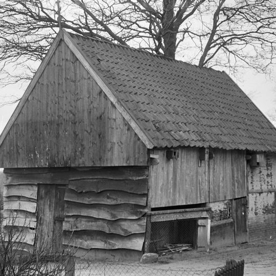 Gaaf eenbeukig vakwerkschuurtje