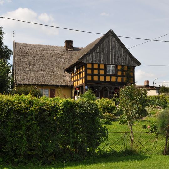 Dom podcieniowy nr 10