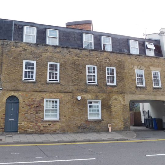 33-37, Victoria Street