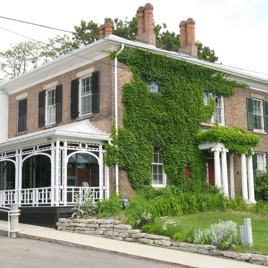 Lynnwood / Campbell-Reid House