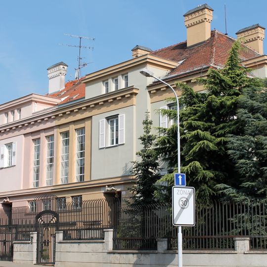 Villas Mahenova 16-18