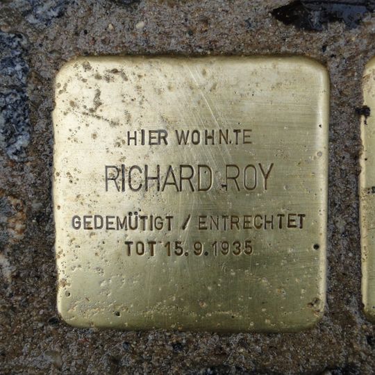 Stolperstein en memoria de Richard Roy