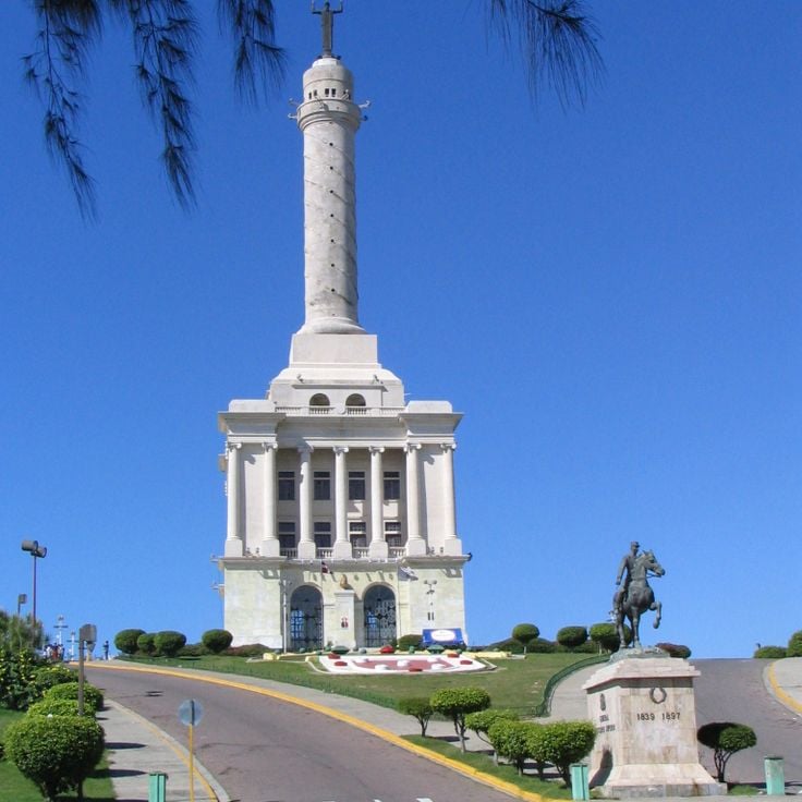 Monumento a los Héroes de la Restauración