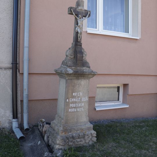 Kříž u domu 214 v Předíně