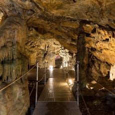 Sfendoni Zoniana Cave