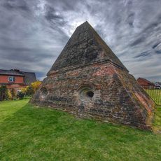 Rożnów Pyramid