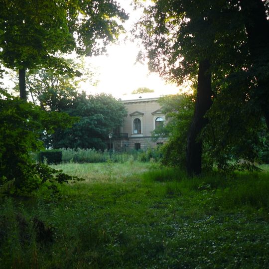 Ogród pałacu Błękitnego