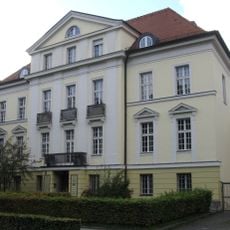 Königinstraße 11a
