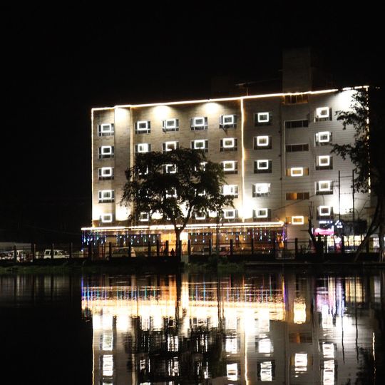 Hotel Akash Sarovar