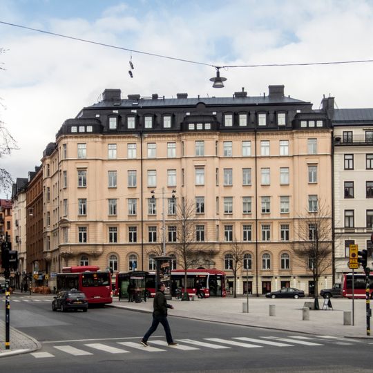 Karlbergsvägen 16 / Upplandsgatan 52