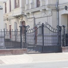 Новокузнецкая улица 11 ограда