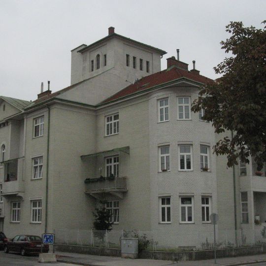 Arbeiter- /Angestelltenwohnhaus