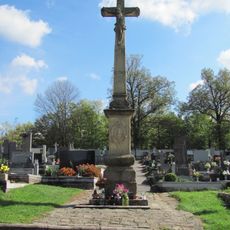 Hřbitov, z toho jen: centrální kříž