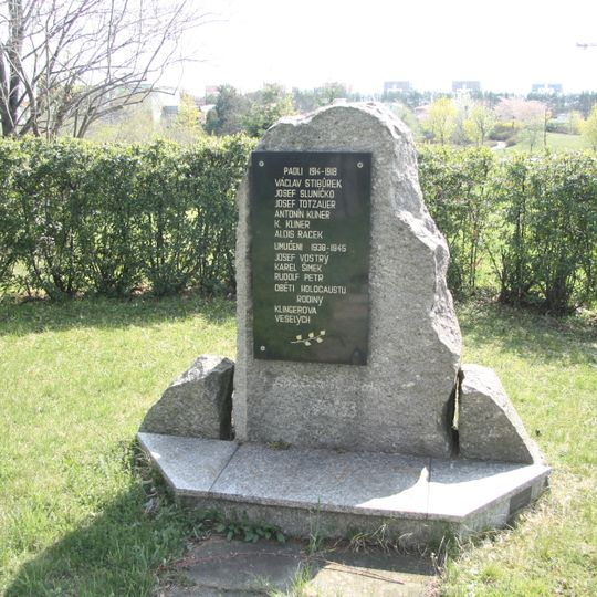 Pomník padlým ve Štěrboholích