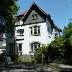 Villa mit Einfriedung Am Schillerplatz 2