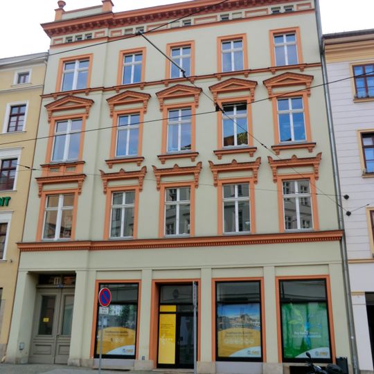 Wohnhaus in geschlossener Bebauung mit Hofflügel und Rückgebäude der Görlitzer Nachrichten Demianiplatz 23, 24