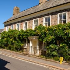 (pitt House) Including Stable Range Adjoining North