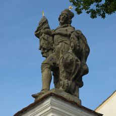 Socha svatého Václava na schodišti ke kostelu v Chlumu