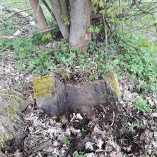 Kříž východně od Bezvěrova