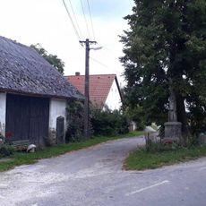 Kříž v Pohoří u rozcestí