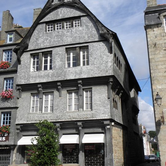 Maison, 48 place du Centre