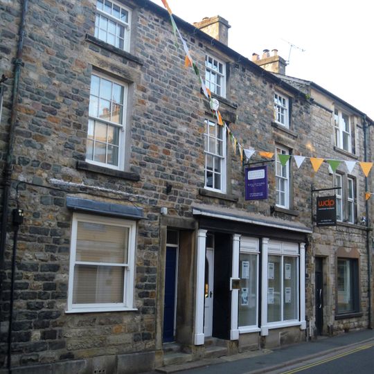 17 And 19, Main Street