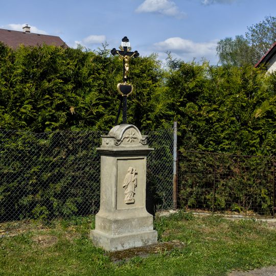 Kříž v Horní selské ulici v Osečné