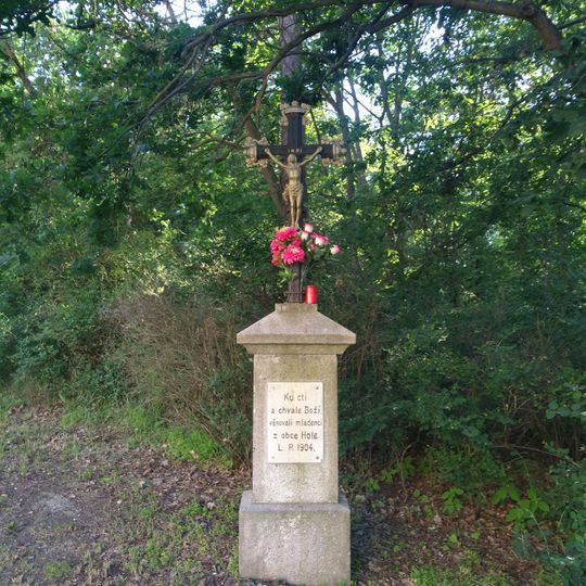 Kříž na křižovatce u Průhonic