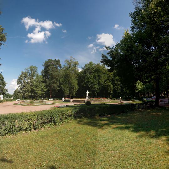 Big Circles, Pavlovsk park