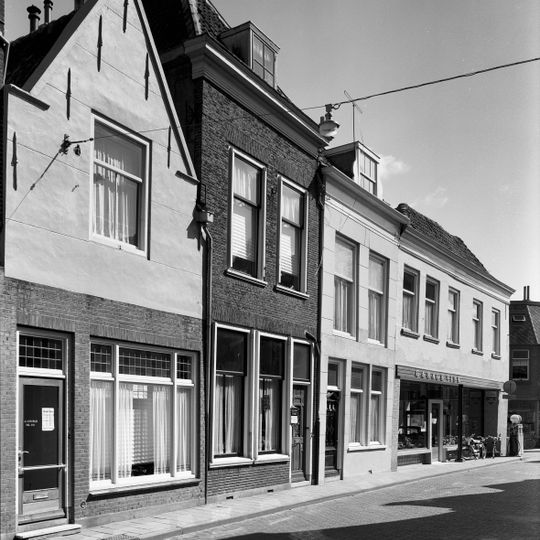 Gepleisterde lijstgevel