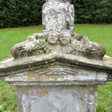 Kříž u Klášterce pod lesem