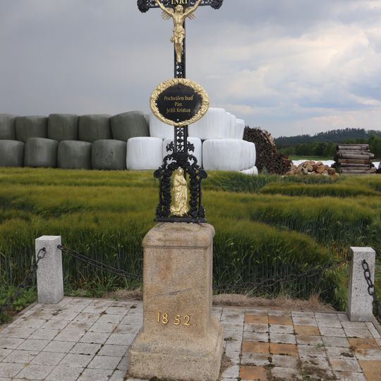 Kříž jižně od Štěpkova
