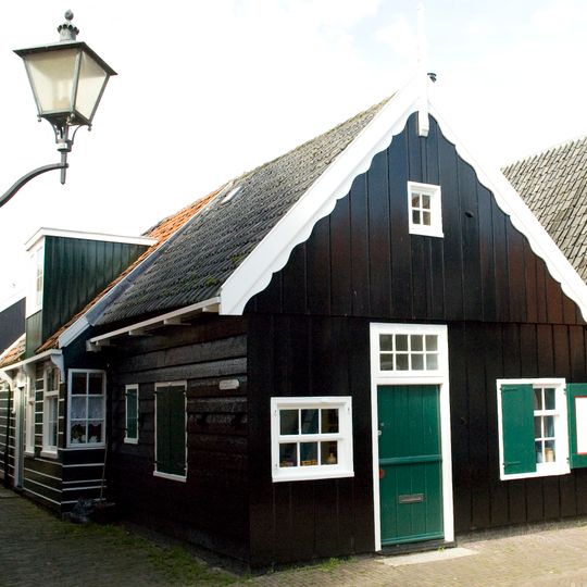 Kerkbuurt 28, Marken