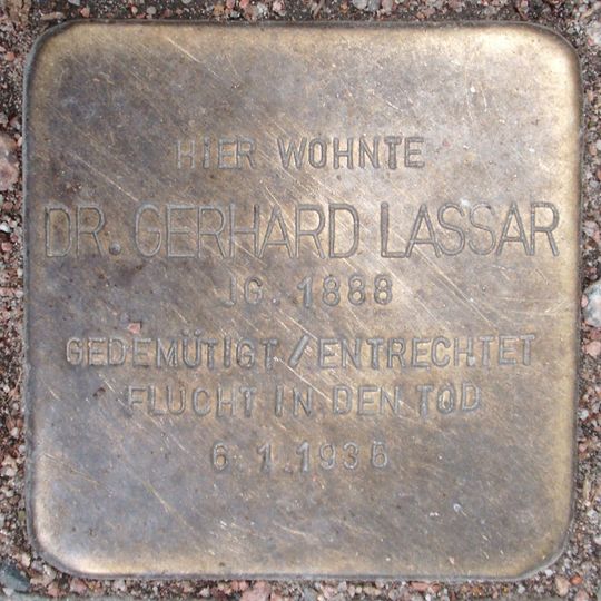 Stolperstein en memoria de Gerhard Lassar