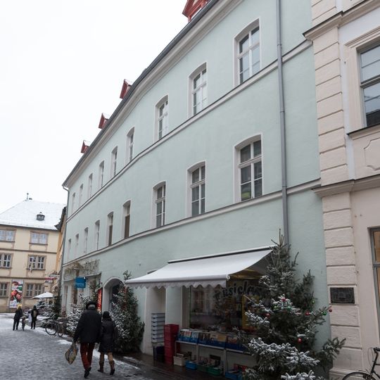 Wohn- und Geschäftshaus