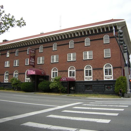 Community Center and War Memorial Building