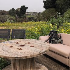 זולה (פינת חמד לנוח ולאכול) עם נוף יפה לכיוון מערב