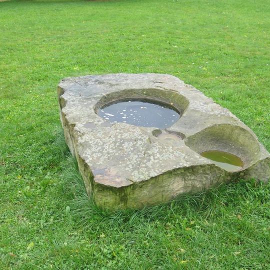 Kamenná plastika v Pietním parku v Litvínově