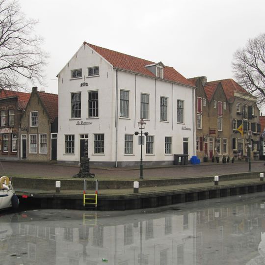 Vingerling 17, Middelharnis