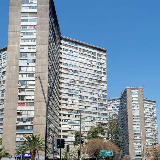 Torres Carlos Antúnez