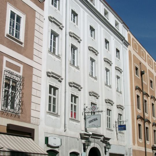 Wohnhaus, ehem. Priesterhaus, Kaltenbrunnerhaus
