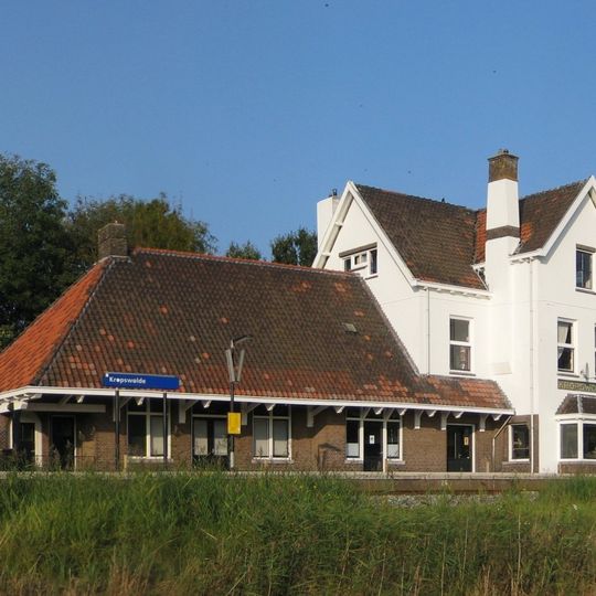 Kropswolde railway station