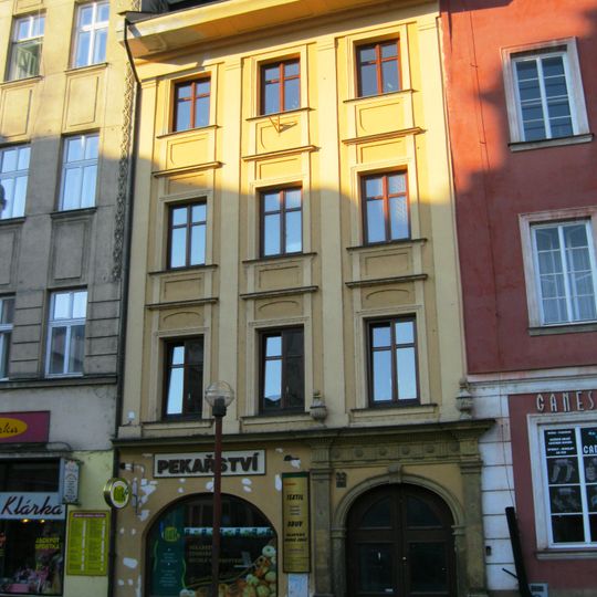 Dolní náměstí 32