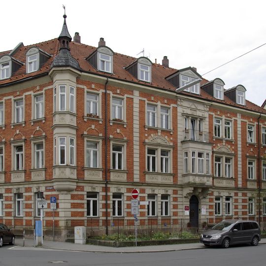 Mietshaus Universitätsstraße 42