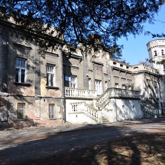 Pałac, ob. szpital